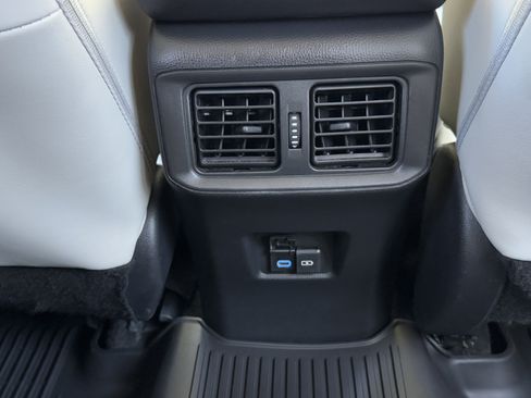 Used 2022 Toyota RAV4 XLE Premium image 26