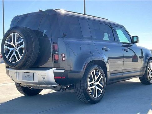 Used 2025 Land Rover Defender 110 S image 2