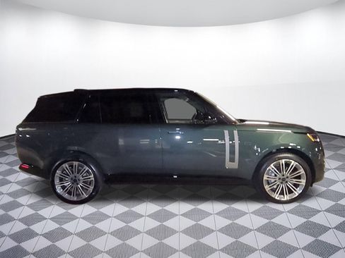 New 2026 Land Rover Range Rover Long Wheelbase SE AWD/4WD image 6