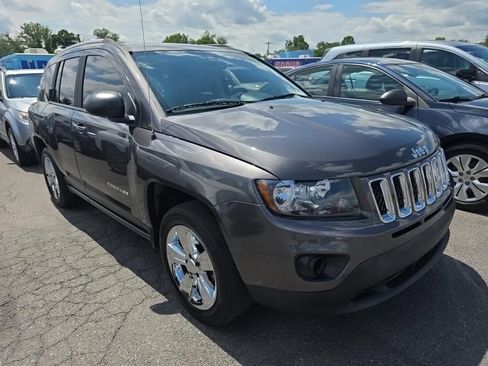 Used 2016 Jeep Compass Sport w/ Power Value Group FWD image 3