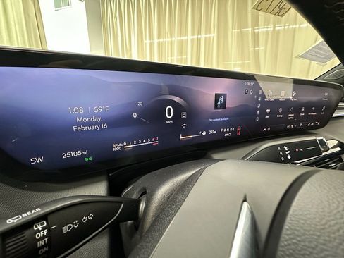 Certified 2025 Buick Enclave Sport Touring image 31