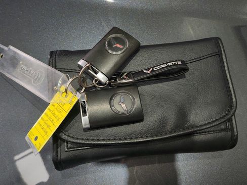 Used 2010 Chevrolet Corvette Coupe w/ 1LT image 27