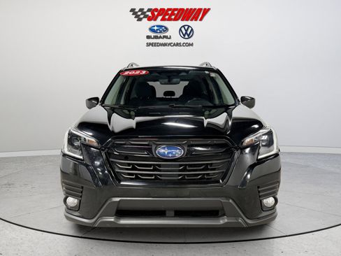 Used 2023 Subaru Forester Premium image 2