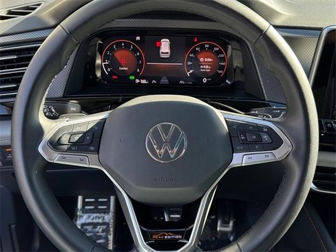 Used 2024 Volkswagen Atlas Peak Edition SE image 20