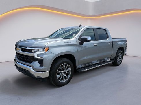 Used 2024 Chevrolet Silverado 1500 LT AWD/4WD image 7