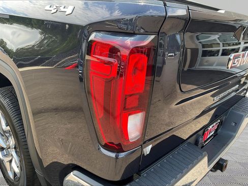 Used 2023 GMC Sierra 1500 SLE AWD/4WD image 23