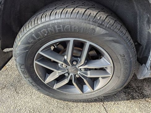 Used 2019 Jeep Grand Cherokee Limited RWD image 7