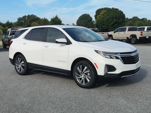 Certified 2022 Chevrolet Equinox LT FWD image 2