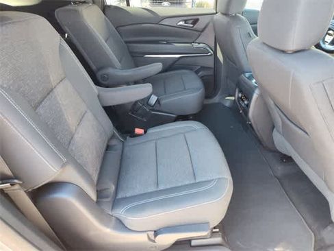 Used 2025 Chevrolet Traverse LT w/ Driver Confidence Package image 18