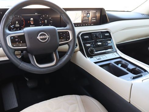 Used 2025 Nissan Armada Platinum RWD image 5
