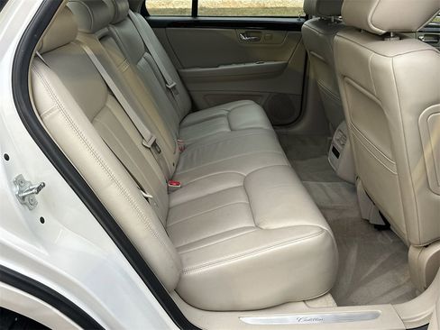 Used 2011 Cadillac DTS Luxury image 15