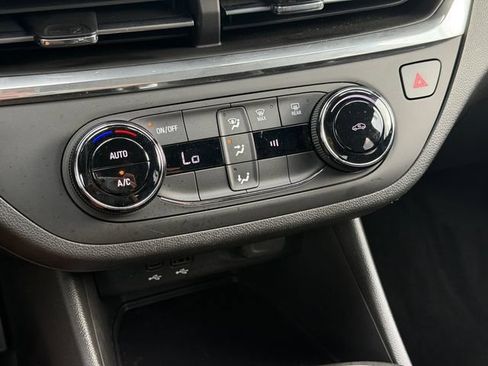 Used 2024 Buick Envista Preferred w/ Advanced Safety Package FWD image 23