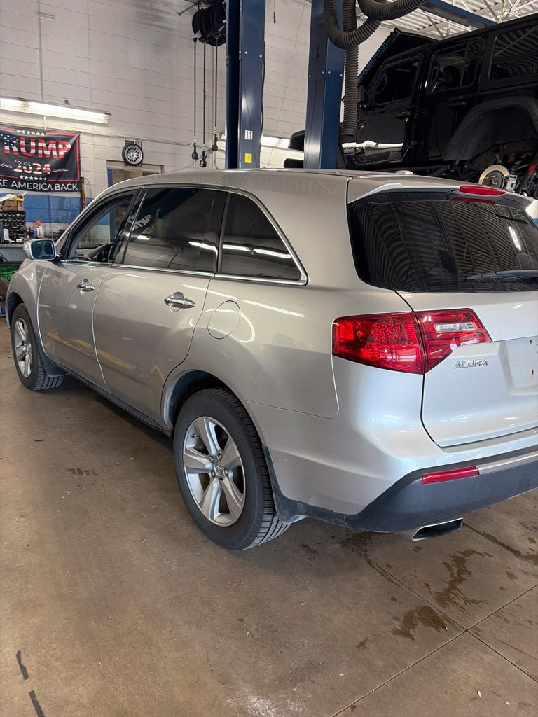 Used 2010 Acura MDX w/ Technology Package AWD/4WD image 2