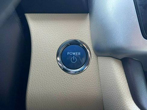 Used 2018 Toyota Highlander XLE image 33