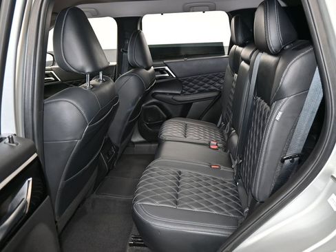 Used 2023 Mitsubishi Outlander SEL image 40