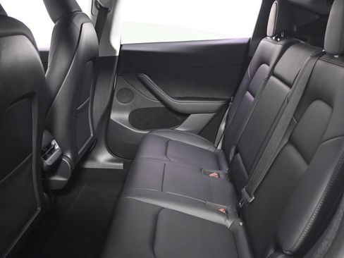 Used 2023 Tesla Model Y Long Range image 21