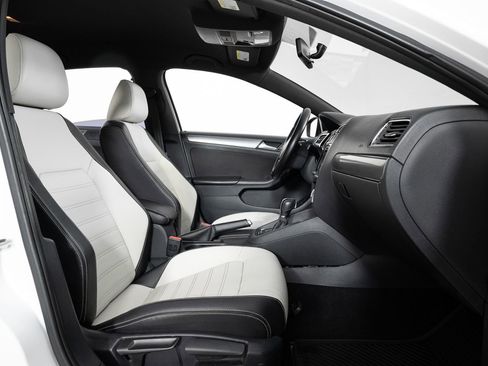 Used 2016 Volkswagen Jetta Sport image 25