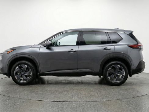 Used 2025 Nissan Rogue SV image 5