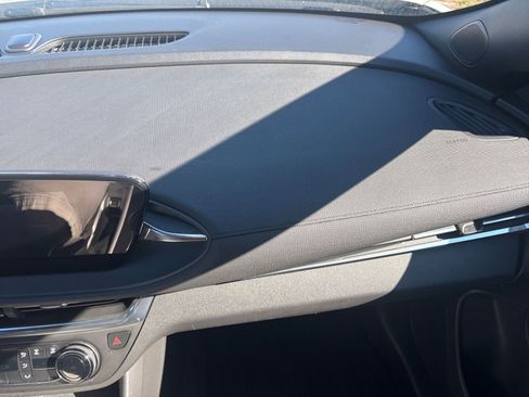 Used 2025 Buick Envista Preferred image 35