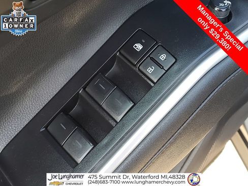 Used 2023 Toyota Highlander LE AWD/4WD image 24