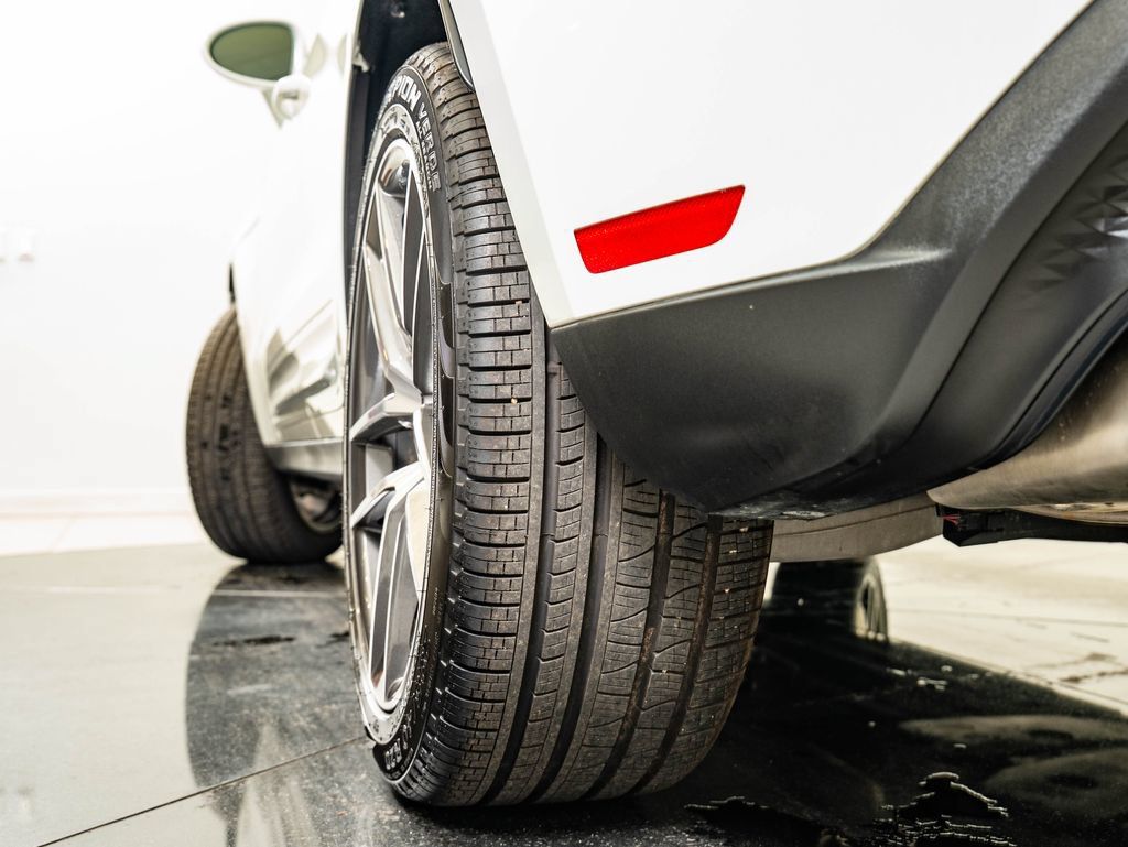 Certified 2026 Porsche Macan AWD/4WD image 50