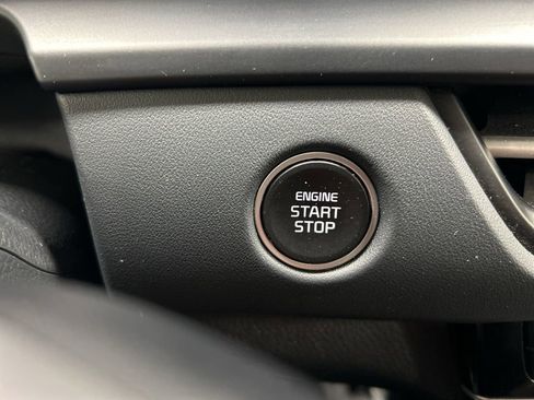 Certified 2025 Kia Seltos EX image 28