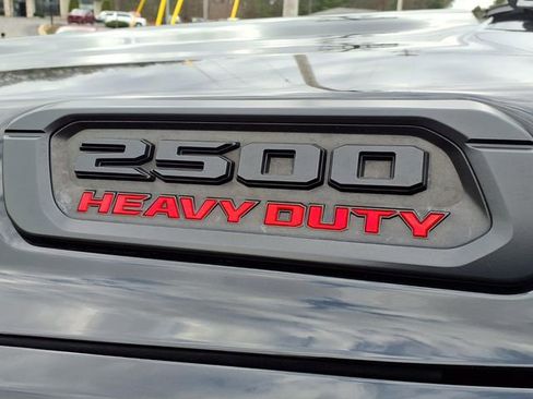 Used 2019 RAM 2500 Laramie w/ Black Appearance Package AWD/4WD image 7