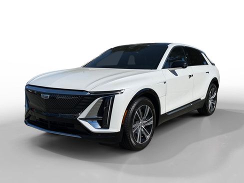 Used 2024 Cadillac Lyriq Luxury image 1