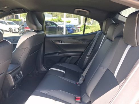 Used 2025 Toyota Camry SE FWD image 7