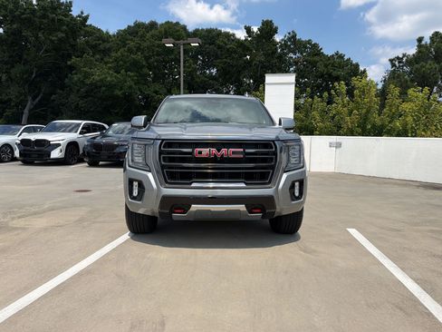Used 2024 GMC Yukon AT4 w/ AT4 Premium Plus Package AWD/4WD image 6