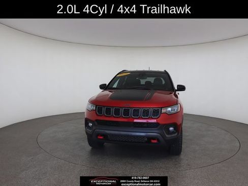Used 2025 Jeep Compass Trailhawk AWD/4WD image 32