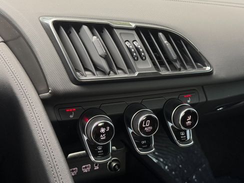 Used 2018 Audi R8 V10 image 57