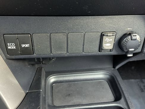 Used 2017 Toyota RAV4 XLE image 17