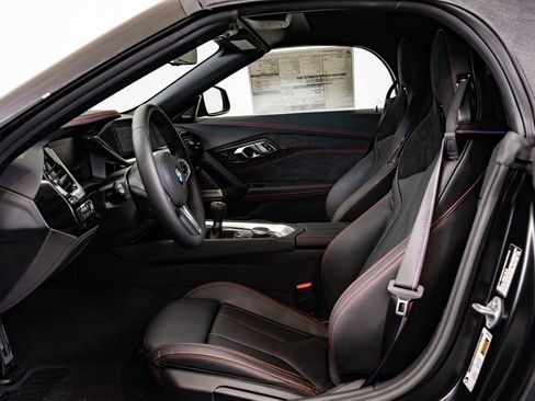 New 2026 BMW Z4 M40i RWD image 28