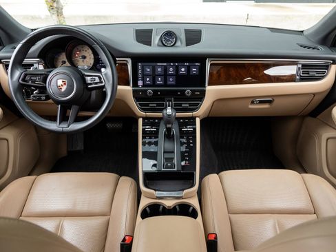 Certified 2023 Porsche Macan AWD/4WD image 12