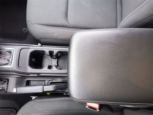 Used 2023 Jeep Wrangler Sahara image 21