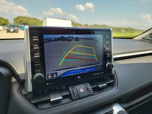 Used 2022 Toyota RAV4 Limited image 22