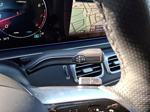 Used 2025 Mercedes-Benz GLS 580 4MATIC image 14