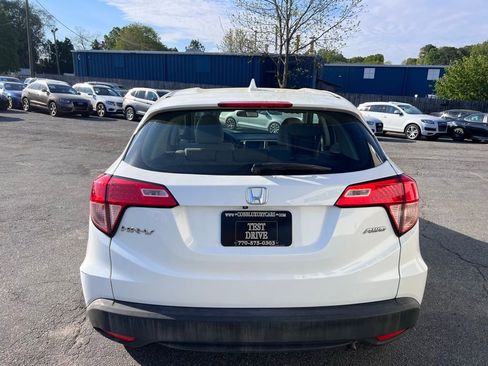 Used 2018 Honda HR-V LX image 7