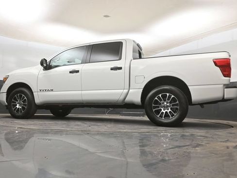 Used 2024 Nissan Titan SV AWD/4WD image 13