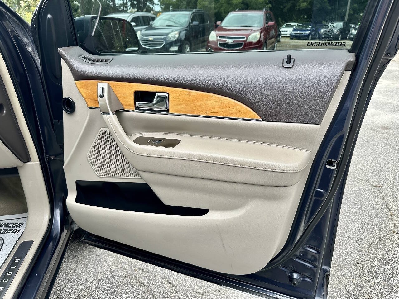 Used 2014 Lincoln MKX AWD w/ Equipment Group 102A image 17