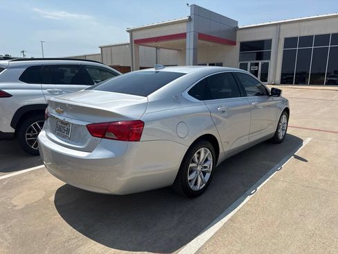 Used 2018 Chevrolet Impala LT w/ LT Convenience Package FWD image 2