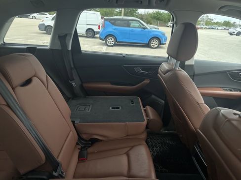 Used 2022 Audi Q7 Premium Plus image 15