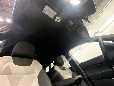 Used 2024 Chevrolet Trax RS FWD image 28