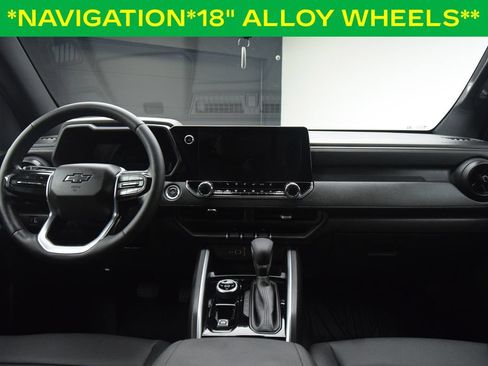 Used 2025 Chevrolet Colorado Trail Boss AWD/4WD image 4