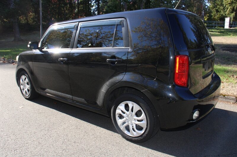 Used 2008 Scion xB FWD image 4