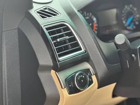 Used 2016 Ford Explorer FWD image 15