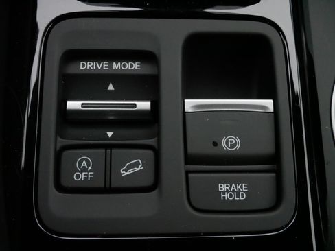 Certified 2025 Honda Pilot Touring image 28