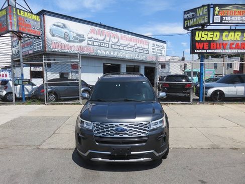 Used 2018 Ford Explorer Platinum AWD/4WD image 6