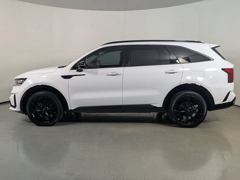 Used 2022 Kia Sorento S w/ Panoramic Sunroof Package FWD image 4